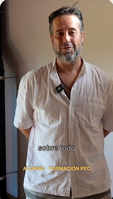 Kike compartiendo su experiencia en Prácticas Energéticas Cuánticas con David Moreno